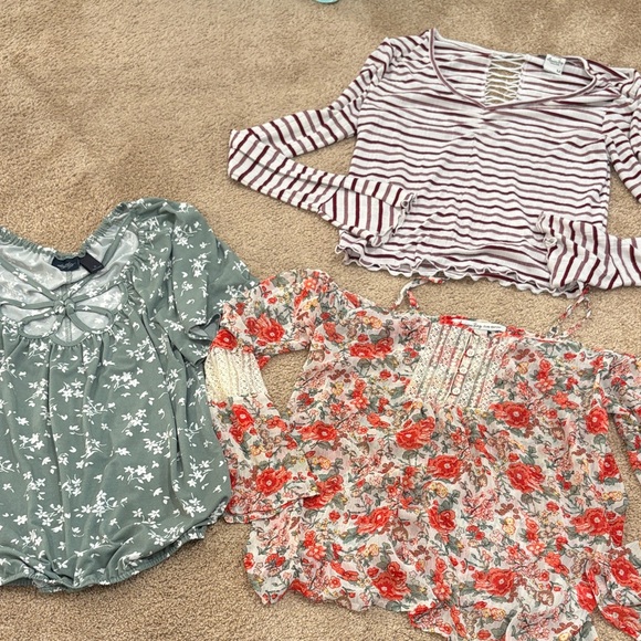 Daytrip Tops - Women’s floral stripe blouse shirt bundle